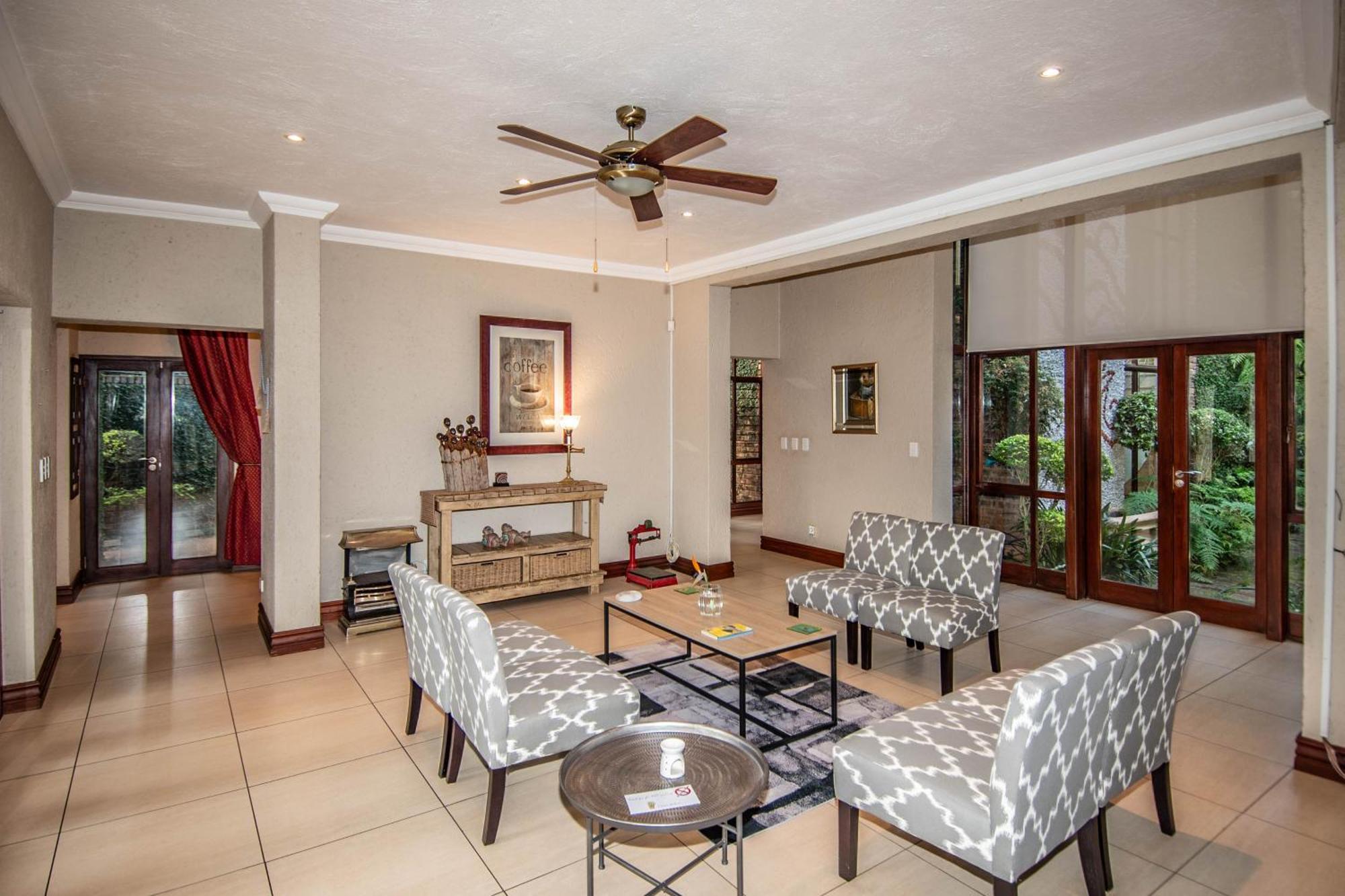 7 Saint Andrew Hotel White River Ngoại thất bức ảnh