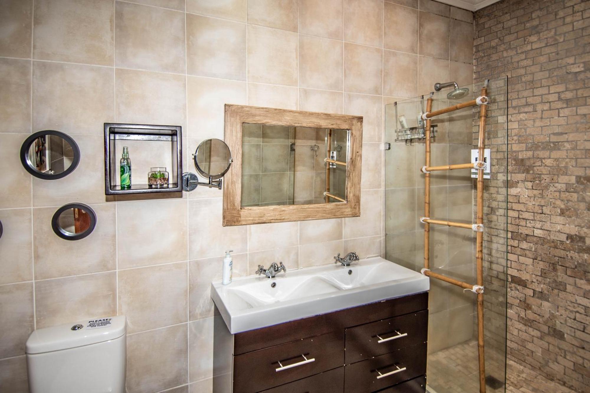 7 Saint Andrew Hotel White River Ngoại thất bức ảnh